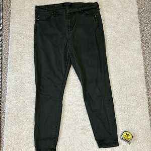 LIVERPOOL 16 olive colored super soft The Skinny jeans in GUC